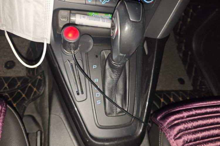 Used Ford Focus 2015 Hatchback 1.6L Automatic Fashion Edition Gear Lever