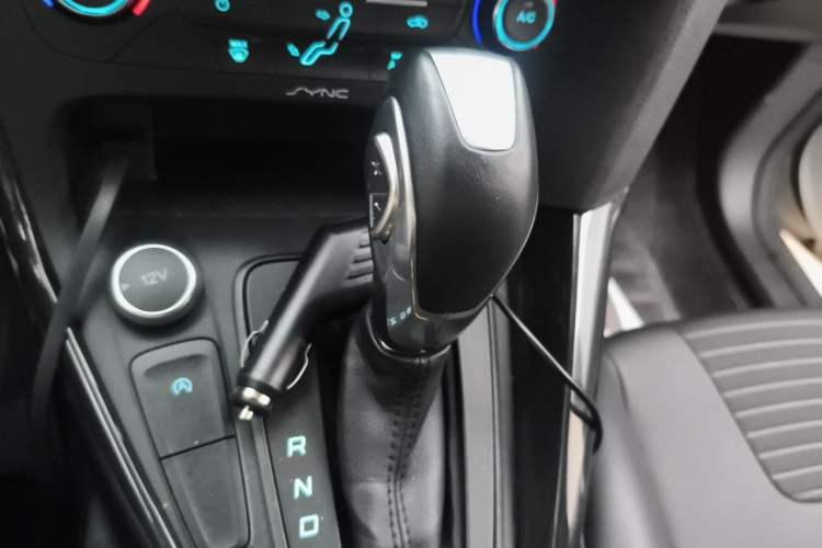 Used Ford Focus 2015 Sedan EcoBoost 180 Automatic Elite Model Gear Lever