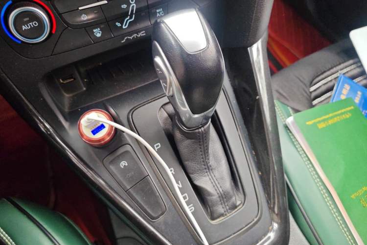 Used Ford Focus 2015 Hatchback EcoBoost 180 Automatic Elite Model Gear Lever
