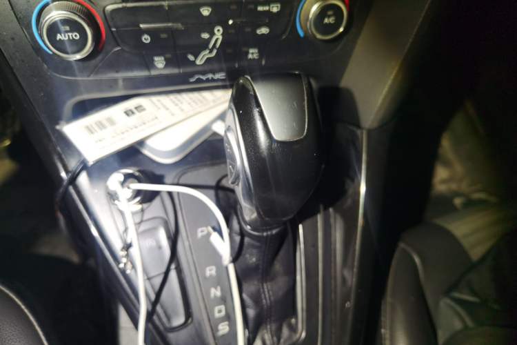 Used Ford Focus 2015 Sedan EcoBoost 180 Automatic Elite Model Gear Lever