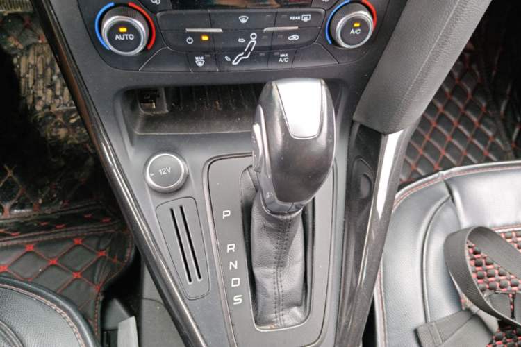 Used Ford Focus 2015 Sedan 1.6L Automatic Trend Model Gear Lever