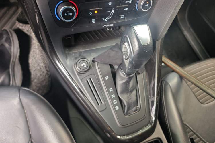 Used Ford Focus 2015 Sedan 1.6L Automatic Trend Model Gear Lever