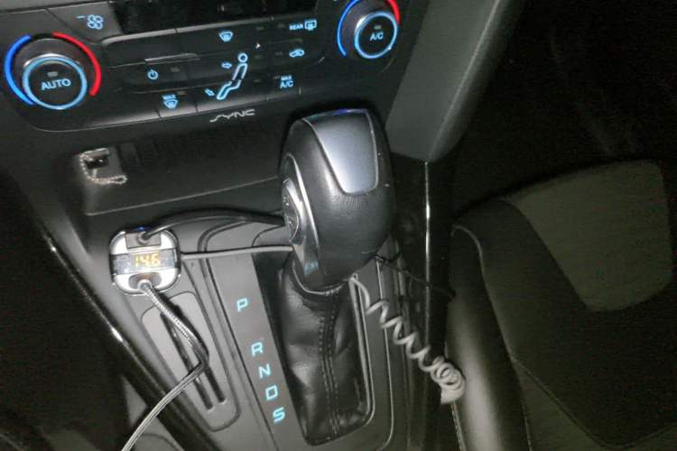 Used Ford Focus 2015 Sedan 1.6L Automatic Trend Model Gear Lever