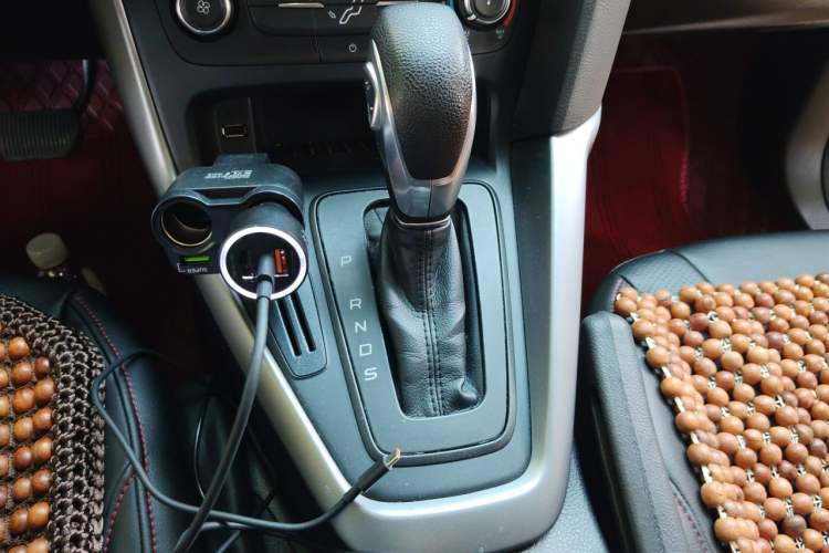 Used Ford Focus 2015 Hatchback 1.6L Automatic Comfort Model Gear Lever