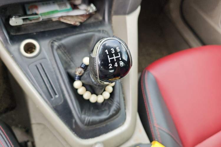 Used Ford Focus 2015 Sedan 1.6L Manual Comfort Model Gear Lever