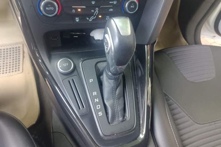 Used Ford Focus 2015 Sedan 1.6L Automatic Trend Model Gear Lever