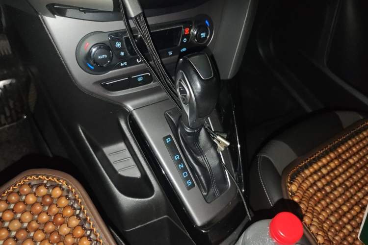 Used Ford Focus 2015 Sedan 1.6L Automatic Trend Model Gear Lever