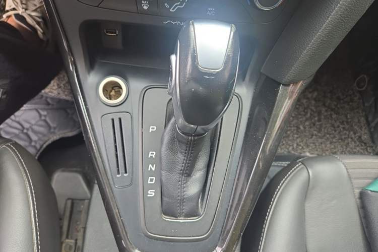 Used Ford Focus 2015 Sedan 1.6L Automatic Trend Model Gear Lever