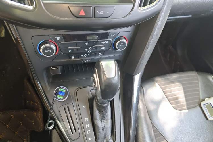 Used Ford Focus 2015 Sedan 1.6L Automatic Trend Model Gear Lever