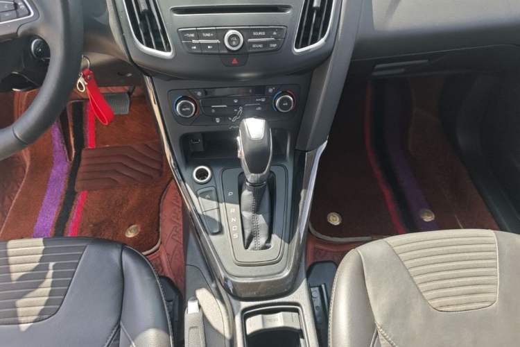 Used Ford Focus 2015 Sedan EcoBoost 180 Automatic Elite Model Gear Lever