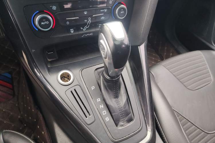 Used Ford Focus 2015 Sedan 1.6L Automatic Trend Model Gear Lever