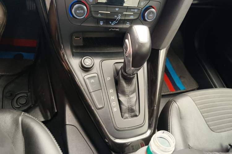 Used Ford Focus 2015 Sedan EcoBoost 180 Automatic Elite Model Gear Lever