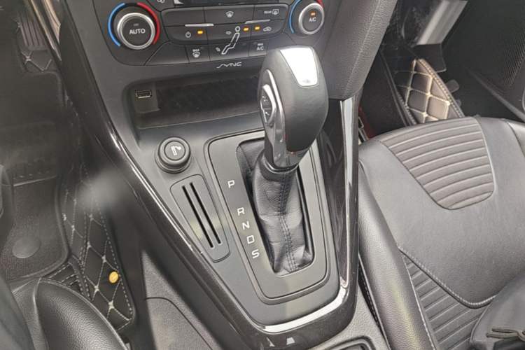 Used Ford Focus 2015 Sedan 1.6L Automatic Trend Model Gear Lever