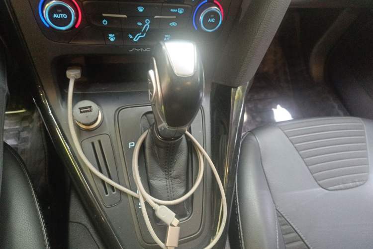 Used Ford Focus 2015 Sedan 1.6L Automatic Trend Model Gear Lever