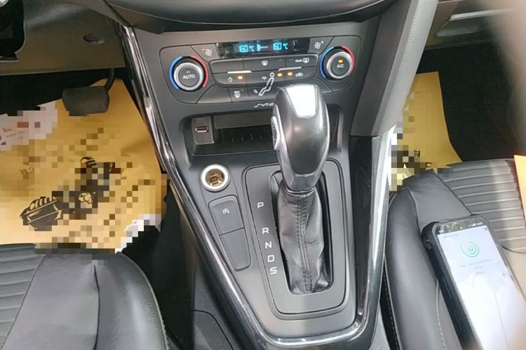 Used Ford Focus 2015 Sedan EcoBoost 180 Automatic Elite Model Gear Lever