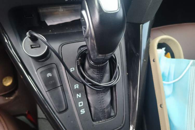 Used Ford Focus 2015 Sedan EcoBoost 180 Automatic Elite Model Gear Lever