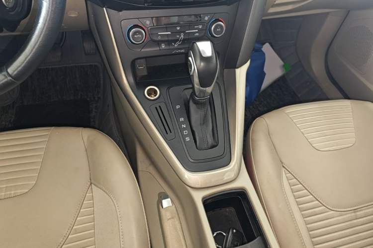 Used Ford Focus 2015 Sedan 1.6L Automatic Trend Model Gear Lever
