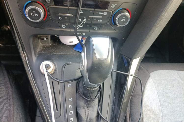 Used Ford Focus 2015 Sedan 1.6L Automatic Trend Model Gear Lever