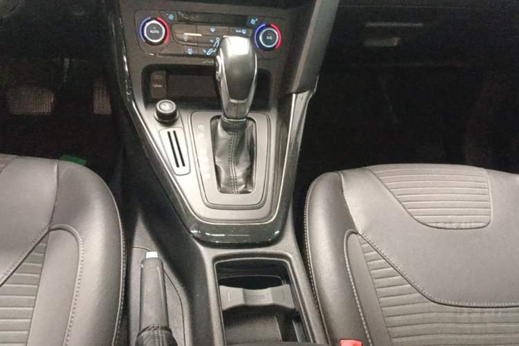 Used Ford Focus 2015 Sedan 1.6L Automatic Trend Model Gear Lever