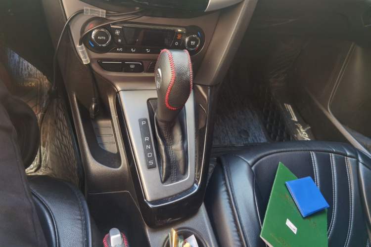 Used Ford Focus 2015 Sedan 1.6L Automatic Trend Model Gear Lever