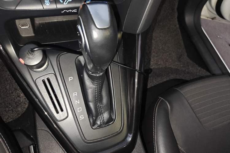 Used Ford Focus 2015 Sedan 1.6L Automatic Trend Model Gear Lever