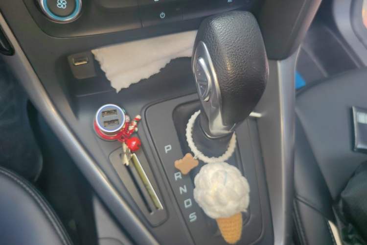 Used Ford Focus 2015 Hatchback 1.6L Automatic Comfort Model Gear Lever