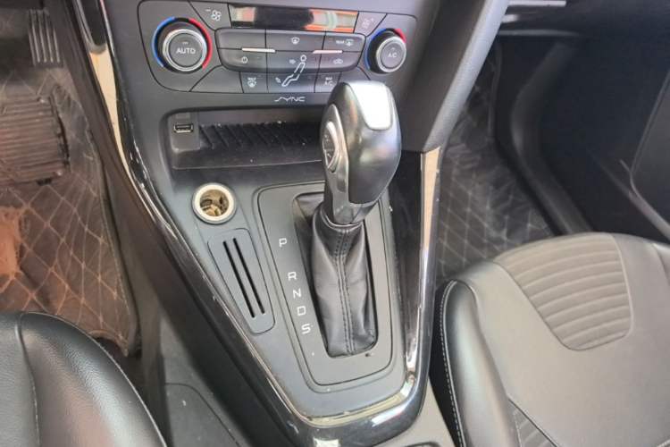 Used Ford Focus 2015 Sedan 1.6L Automatic Trend Model Gear Lever