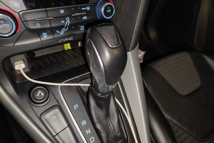 Used Ford Focus 2015 Hatchback EcoBoost 180 Automatic Sport Model Gear Lever
