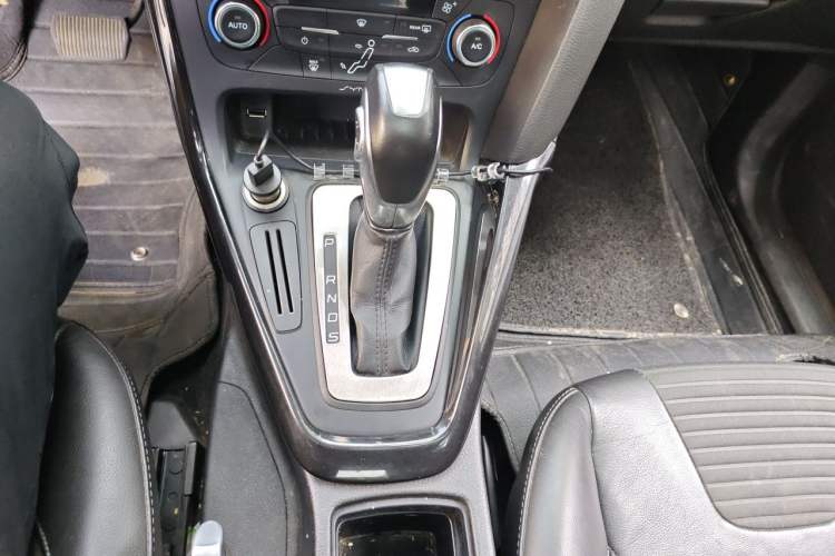 Used Ford Focus 2015 Sedan 1.6L Automatic Trend Model Gear Lever