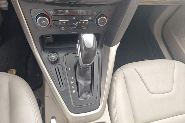 Used Ford Focus 2015 Sedan 1.6L Automatic Trend Model Gear Lever