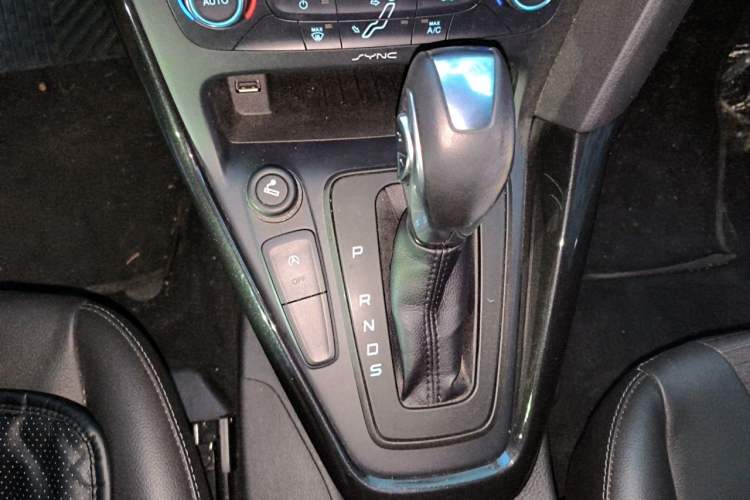 Used Ford Focus 2015 Hatchback EcoBoost 180 Automatic Elite Model Gear Lever