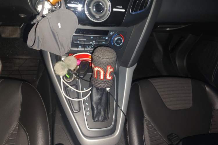 Used Ford Focus 2015 Hatchback EcoBoost 180 Automatic Sport Model Gear Lever