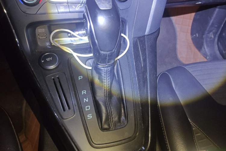 Used Ford Focus 2015 Sedan 1.6L Automatic Trend Model Gear Lever