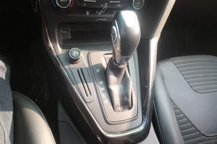 Used Ford Focus 2015 Sedan 1.6L Automatic Trend Model Gear Lever