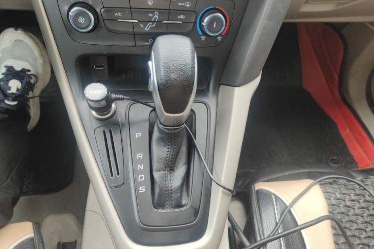 Used Ford Focus 2015 Sedan 1.6L Automatic Trend Model Gear Lever