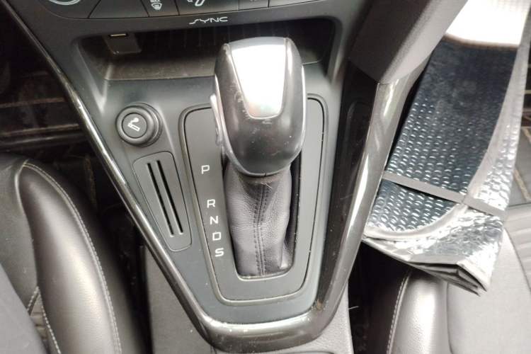 Used Ford Focus 2015 Sedan 1.6L Automatic Trend Model Gear Lever