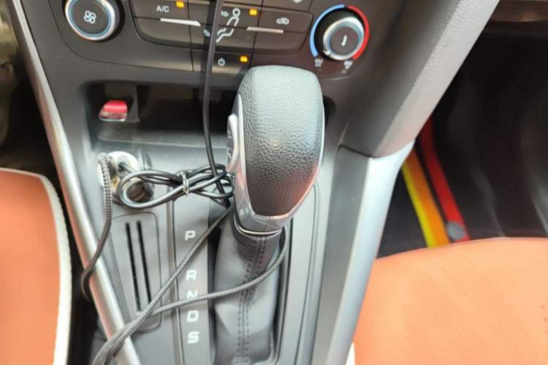 Used Ford Focus 2015 Hatchback 1.6L Automatic Comfort Model Gear Lever
