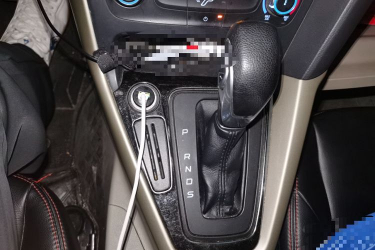 Used Ford Focus 2015 Sedan 1.6L Automatic Comfort Model Gear Lever