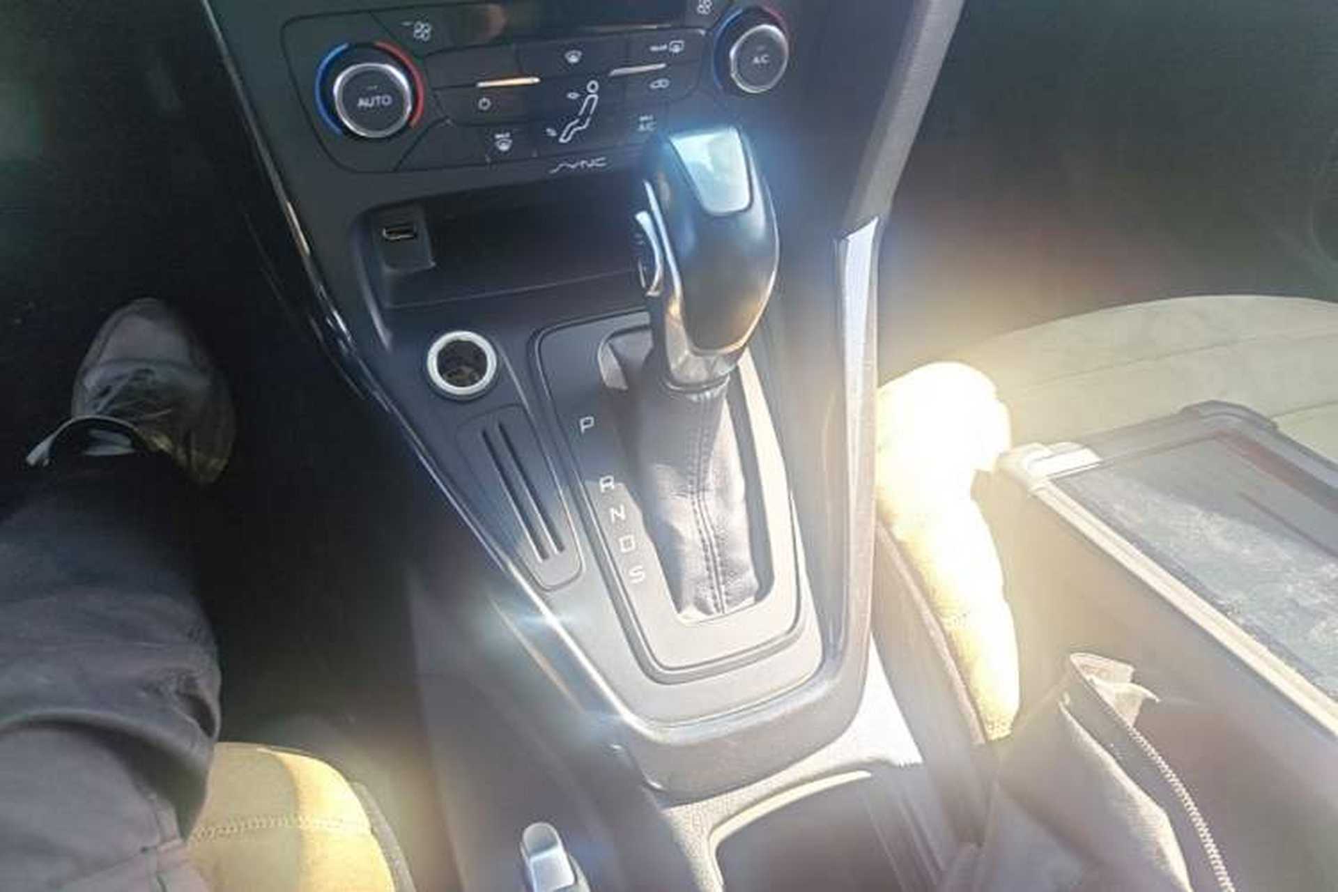 Used Ford Focus 2015 Hatchback 1.6L Automatic Fashion Edition Gear Lever