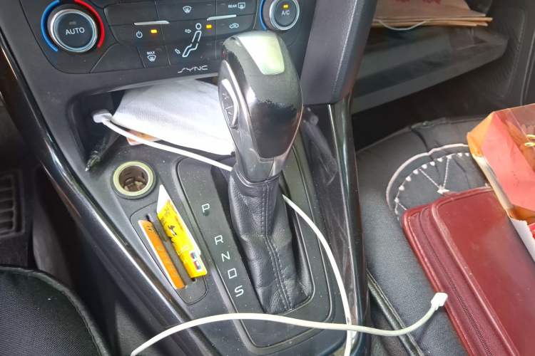 Used Ford Focus 2015 Sedan 1.6L Automatic Trend Model Gear Lever