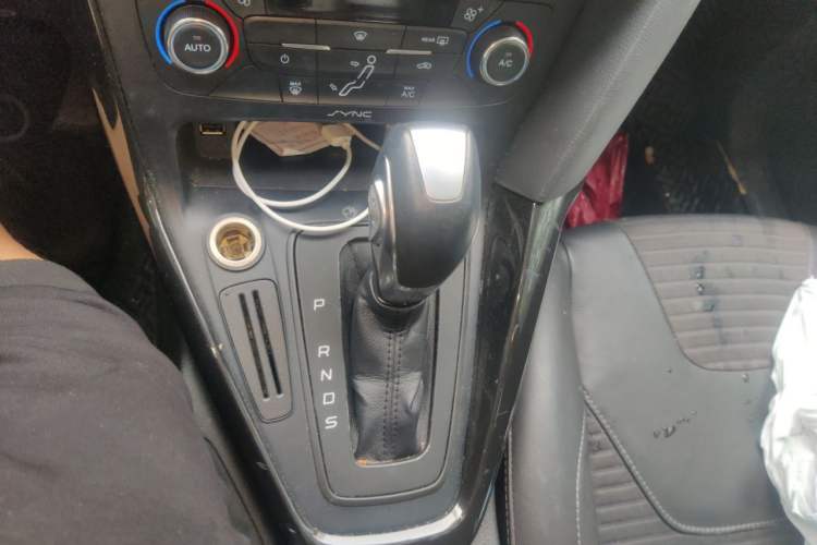 Used Ford Focus 2015 Sedan 1.6L Automatic Trend Model Gear Lever