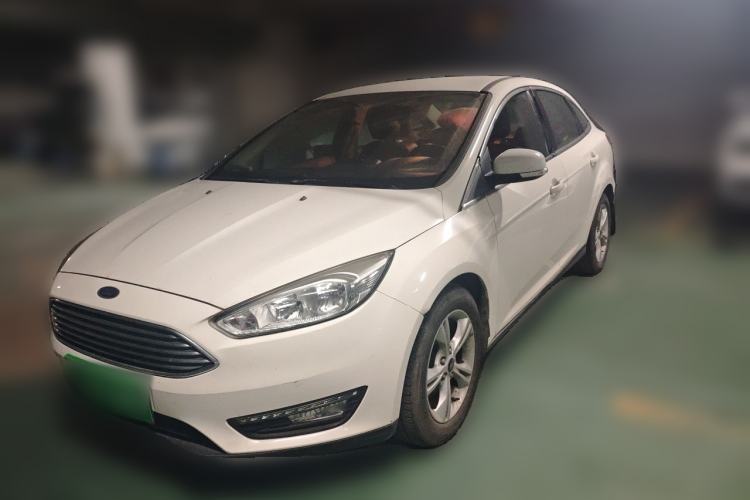 Used Ford Focus 2015 Sedan 1.6L Manual Comfort Model Guazi used car, China used car export, Used car for sale, Used Ford cars, Cheapest cars for sale