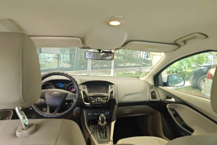 Used Ford Focus 2015 Sedan 1.6L Automatic Comfort Model Headliner