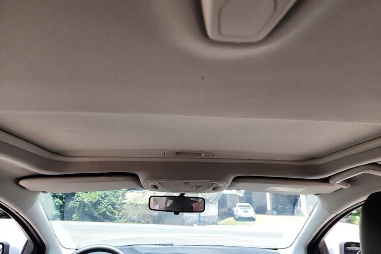 Used Ford Focus 2015 Sedan EcoBoost 125 Manual – Ultra-Style Edition Headliner