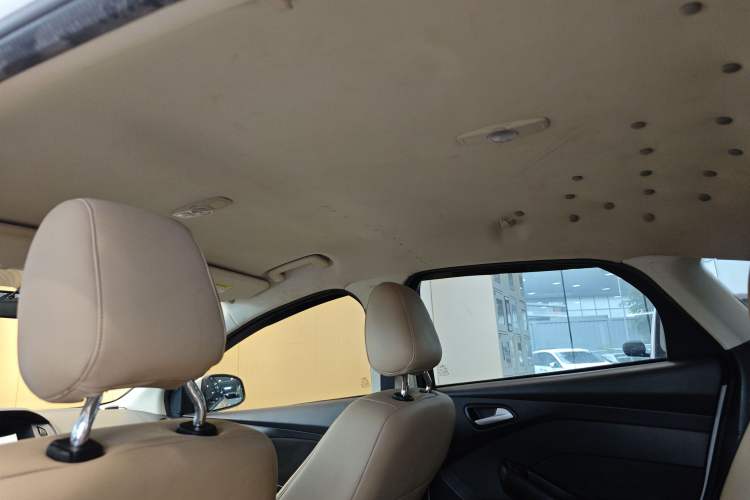 Used Ford Focus 2015 Hatchback 1.6L Automatic Comfort Model Headliner