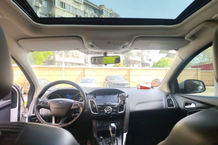 Used Ford Focus 2015 Sedan 1.6L Automatic Trend Model Headliner