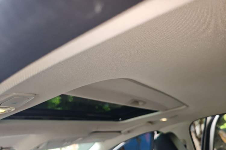 Used Ford Focus 2015 Hatchback EcoBoost 125 Automatic Supreme Style Edition Headliner