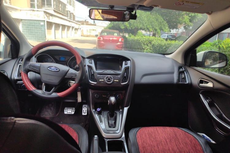 Used Ford Focus 2015 Hatchback 1.6L Automatic Comfort Model Headliner
