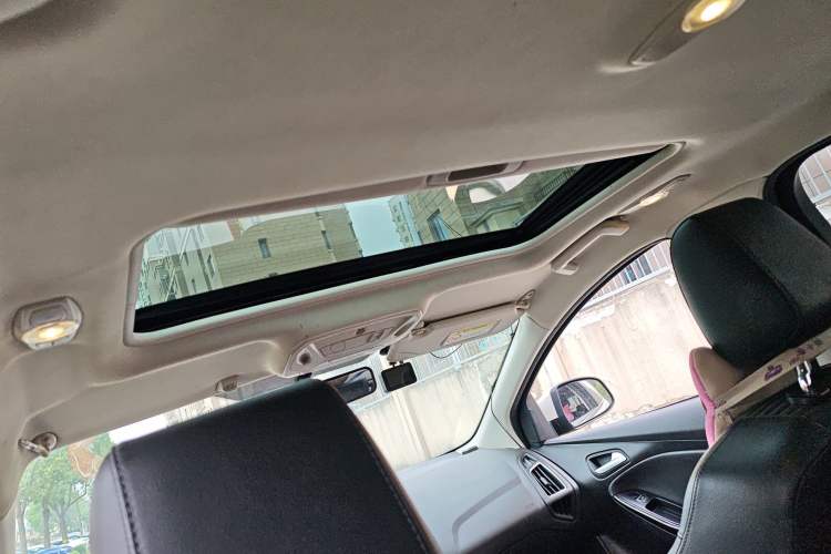 Used Ford Focus 2015 Hatchback 1.6L Automatic Fashion Edition Headliner