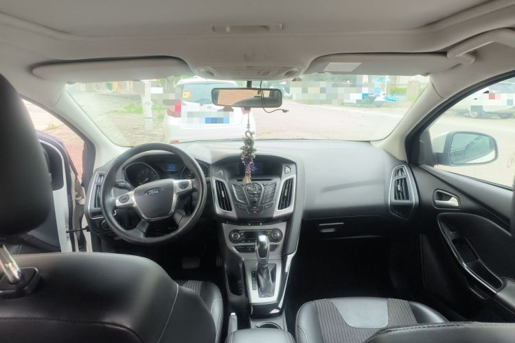 Used Ford Focus 2015 Hatchback 1.6L Automatic Fashion Edition Headliner